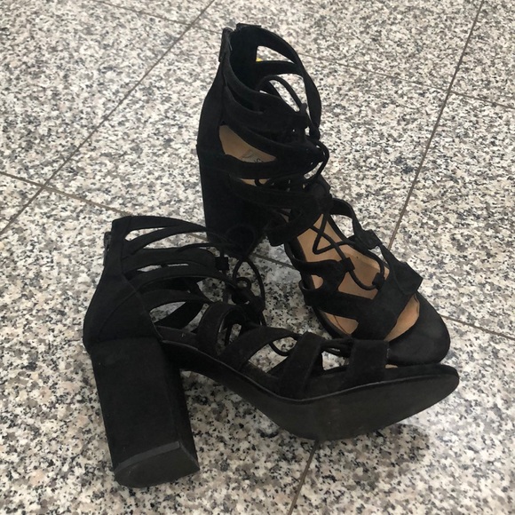 heels - Picture 2 of 3